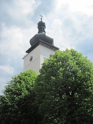 Výlet do Bozkovských jeskyní - věž kostela