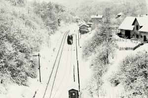 Koleje od tunelu k nádraží v zimě  (sbírka rodiny Janečkovy)